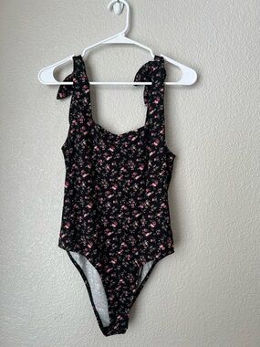 NWT Kit + Sky Black Floral Tie Strap Bodysuit, L